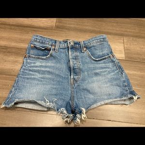 LEVI STRAUSS & CO. Jean Shorts